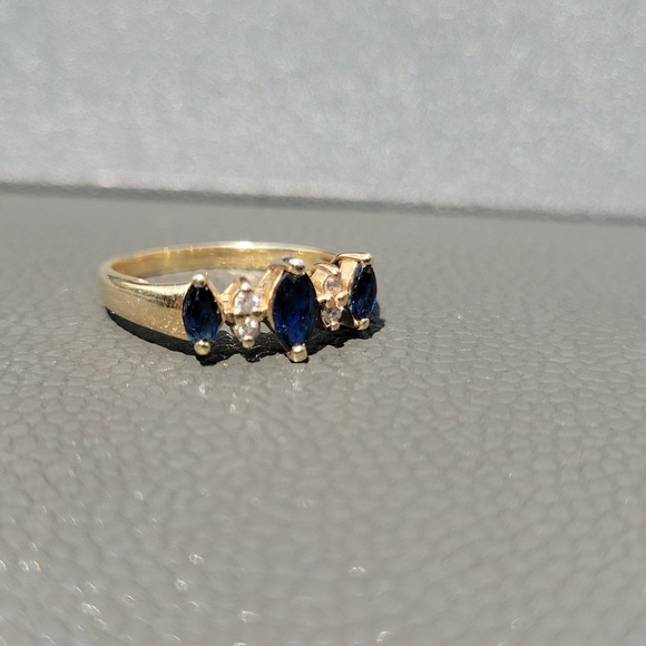 Ring - Picture 2 of 3